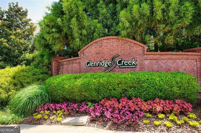 5464 Glenridge View NE, Atlanta, GA 30342