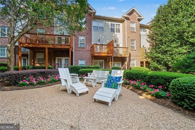 5464 Glenridge View NE, Atlanta, GA 30342