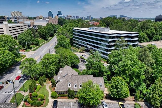 5464 Glenridge View NE, Atlanta, GA 30342