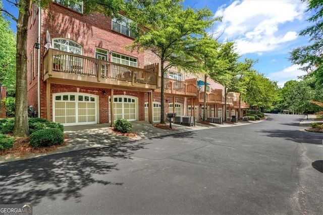 5464 Glenridge View NE, Atlanta, GA 30342