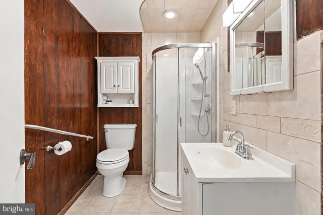 8 SHINNEY LN, Trenton, NJ 08648