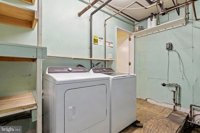 8 SHINNEY LN, Trenton, NJ 08648