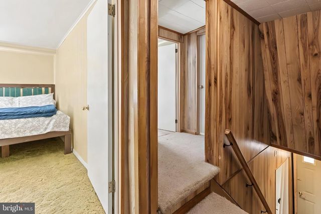 8 SHINNEY LN, Trenton, NJ 08648