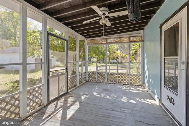 8 SHINNEY LN, Trenton, NJ 08648