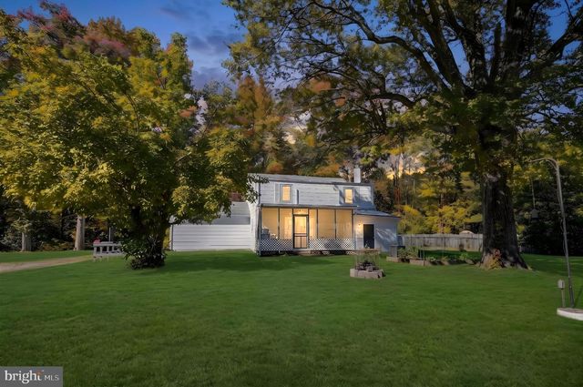8 SHINNEY LN, Trenton, NJ 08648