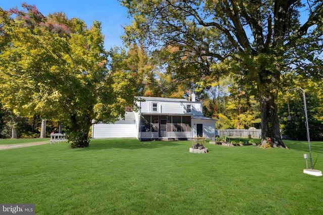 8 SHINNEY LN, Trenton, NJ 08648
