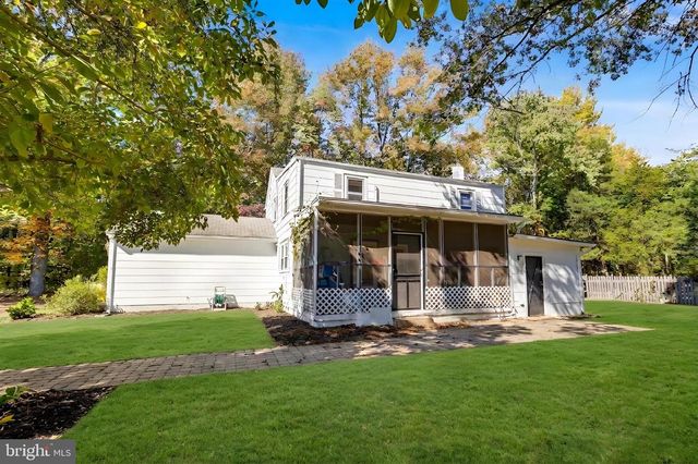8 SHINNEY LN, Trenton, NJ 08648
