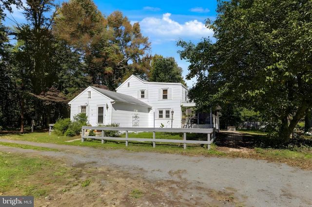 8 SHINNEY LN, Trenton, NJ 08648