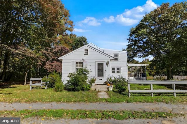 8 SHINNEY LN, Trenton, NJ 08648