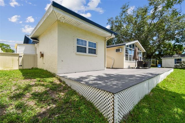 1071 LEXINGTON COURT, Largo, FL 33771
