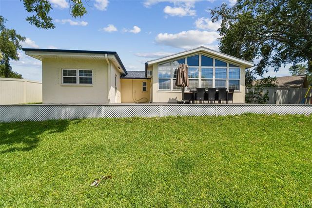 1071 LEXINGTON COURT, Largo, FL 33771