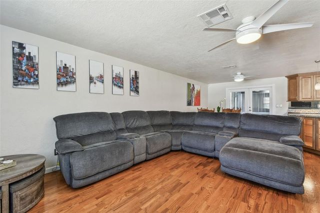1071 LEXINGTON COURT, Largo, FL 33771