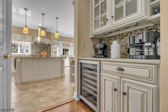 4 Mcmanus Dr, Bridgewater Twp., NJ 08807