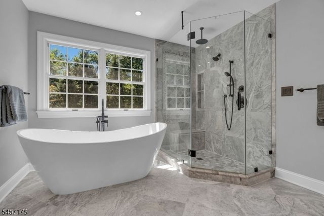 4 Mcmanus Dr, Bridgewater Twp., NJ 08807