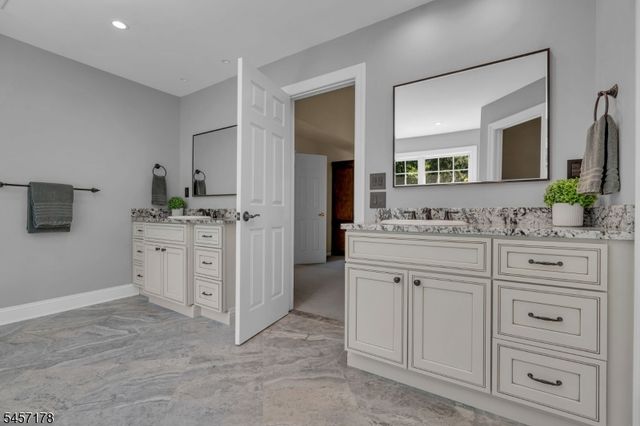 4 Mcmanus Dr, Bridgewater Twp., NJ 08807