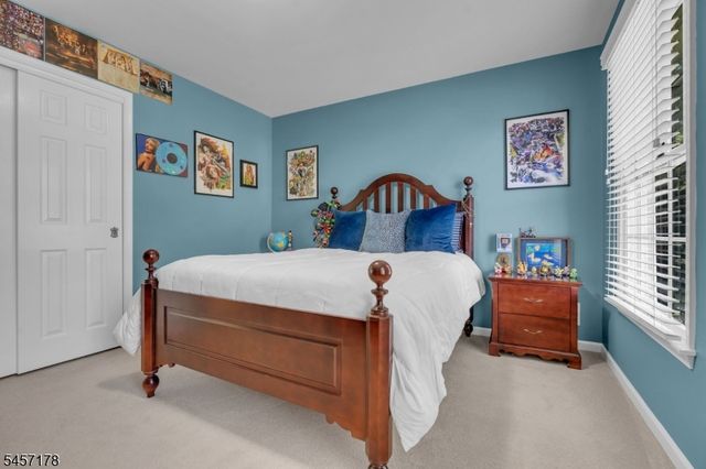 4 Mcmanus Dr, Bridgewater Twp., NJ 08807