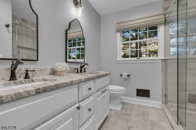 4 Mcmanus Dr, Bridgewater Twp., NJ 08807