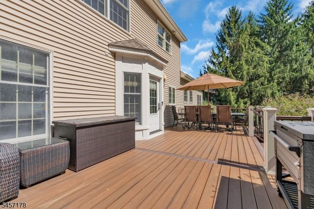 4 Mcmanus Dr, Bridgewater Twp., NJ 08807