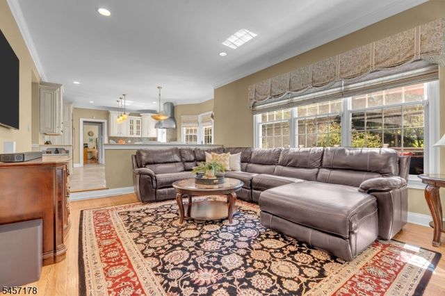 4 Mcmanus Dr, Bridgewater Twp., NJ 08807