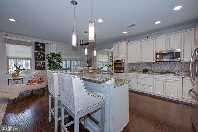 20 GENOVA DR, West Berlin, NJ 08091