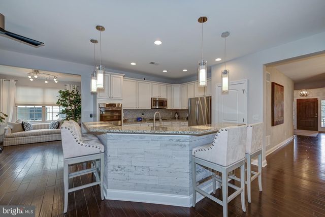 20 GENOVA DR, West Berlin, NJ 08091