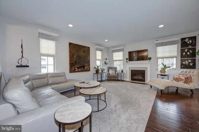 20 GENOVA DR, West Berlin, NJ 08091