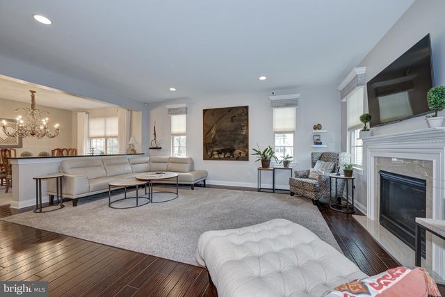 20 GENOVA DR, West Berlin, NJ 08091