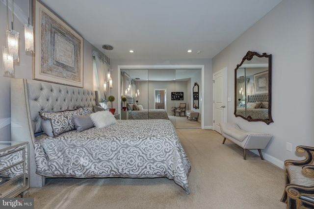 20 GENOVA DR, West Berlin, NJ 08091