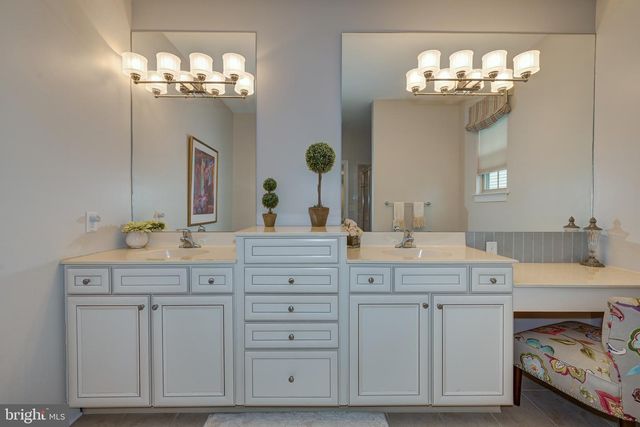 20 GENOVA DR, West Berlin, NJ 08091