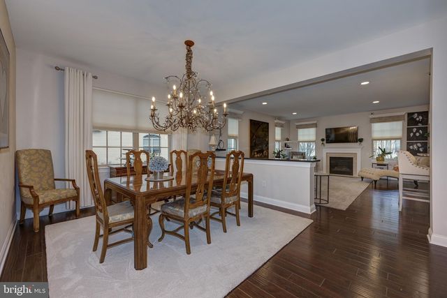 20 GENOVA DR, West Berlin, NJ 08091