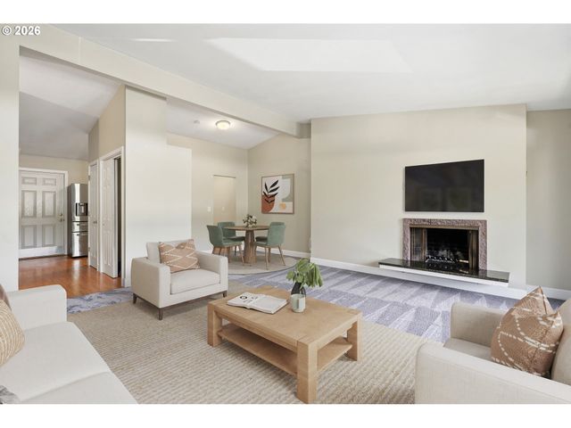10090 Sw BEAVERTON HILLSDALE Hwy 13, Beaverton, OR 97005