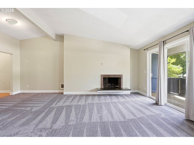 10090 Sw BEAVERTON HILLSDALE Hwy 13, Beaverton, OR 97005