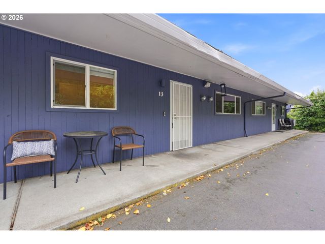 10090 Sw BEAVERTON HILLSDALE Hwy 13, Beaverton, OR 97005