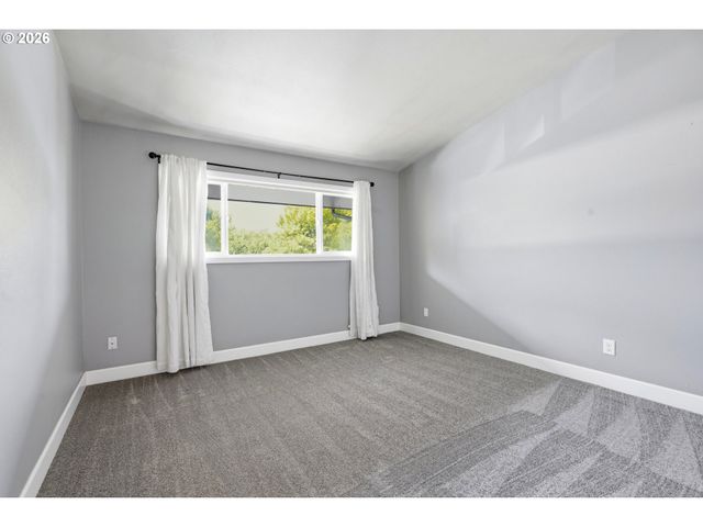 10090 Sw BEAVERTON HILLSDALE Hwy 13, Beaverton, OR 97005