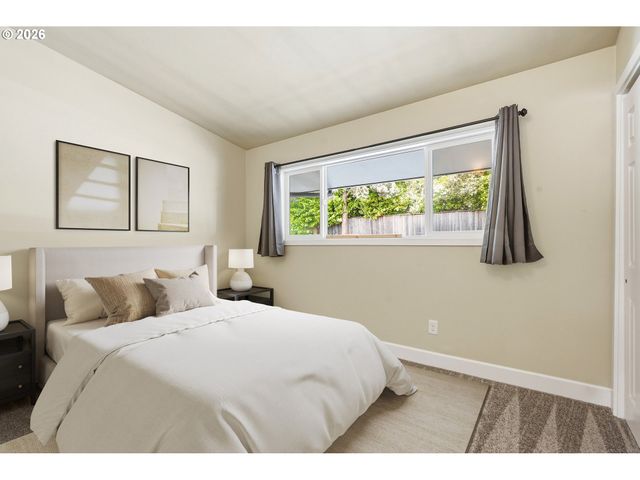 10090 Sw BEAVERTON HILLSDALE Hwy 13, Beaverton, OR 97005