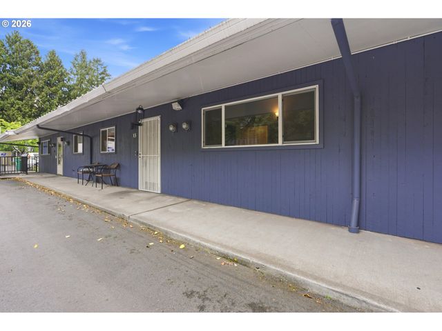 10090 Sw BEAVERTON HILLSDALE Hwy 13, Beaverton, OR 97005