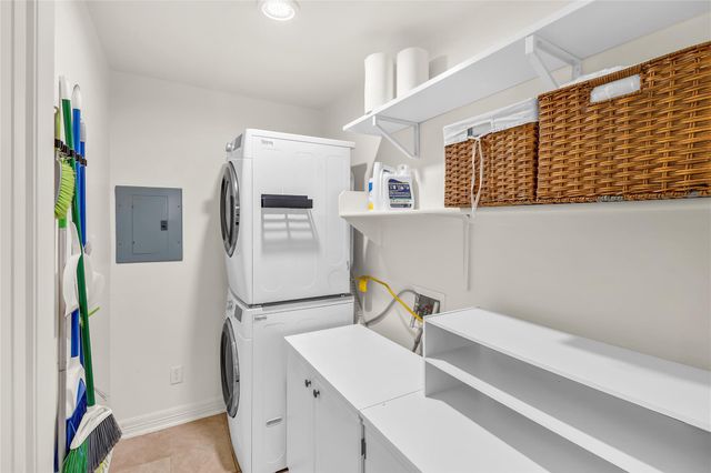 1307 Norwalk LN 206, Austin, TX 78703