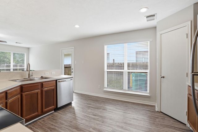 2325 Shady Tree Lane, Conroe, TX 77301