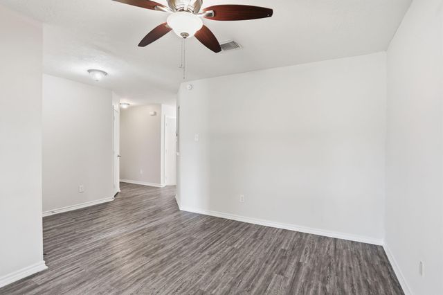 2325 Shady Tree Lane, Conroe, TX 77301