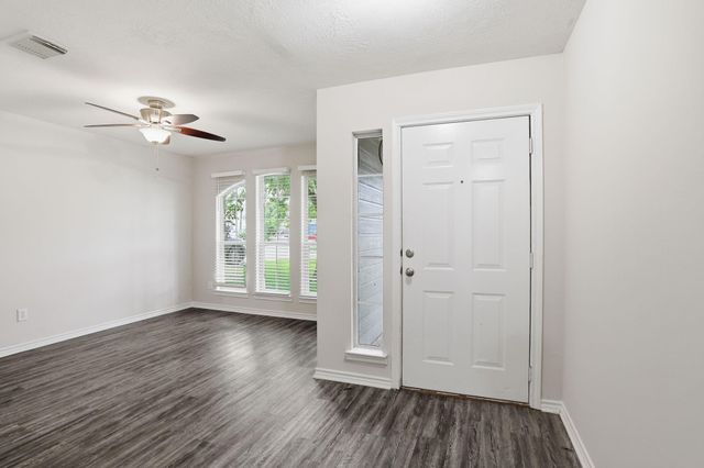 2325 Shady Tree Lane, Conroe, TX 77301
