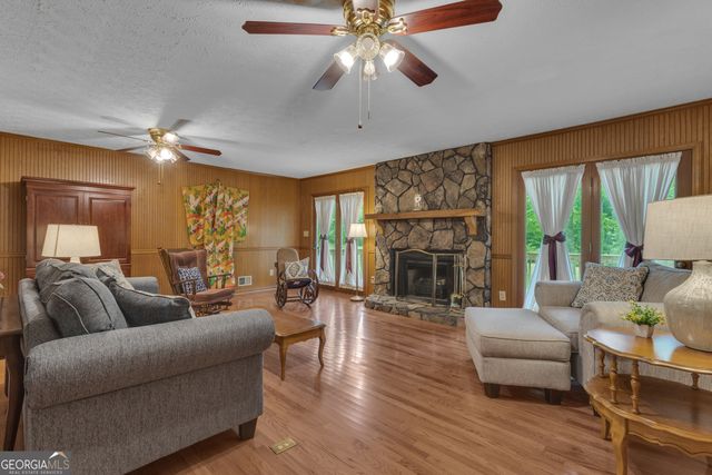 154 Tanglewood Lane, Sharpsburg, GA 30277