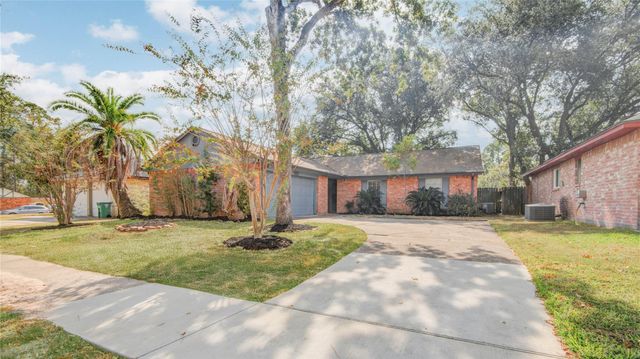 6722 Lynngate Drive, Spring, TX 77373