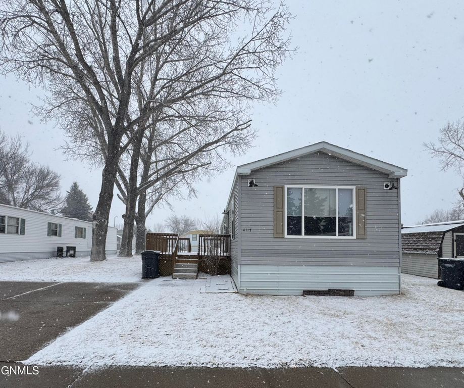 4117 W Arlington Drive, Bismarck, ND 58503