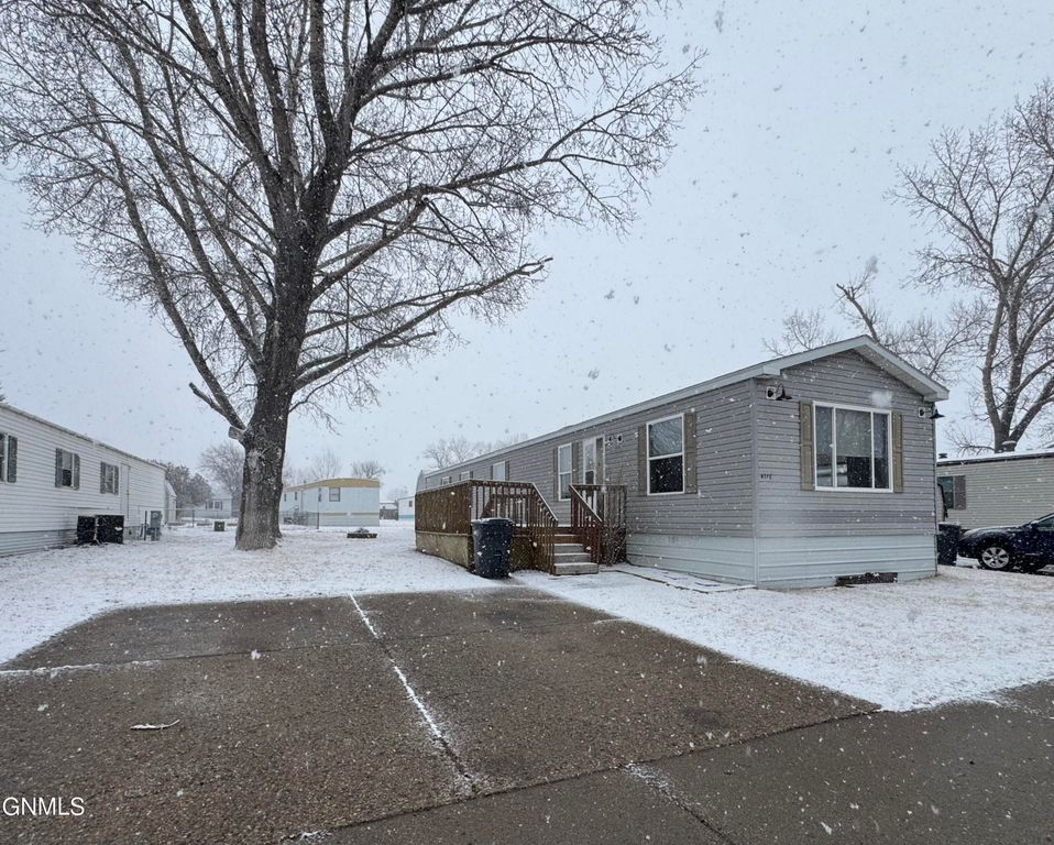 4117 W Arlington Drive, Bismarck, ND 58503 photo 11