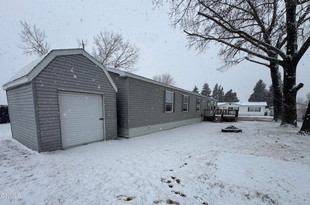 4117 W Arlington Drive, Bismarck, ND 58503 photo 15