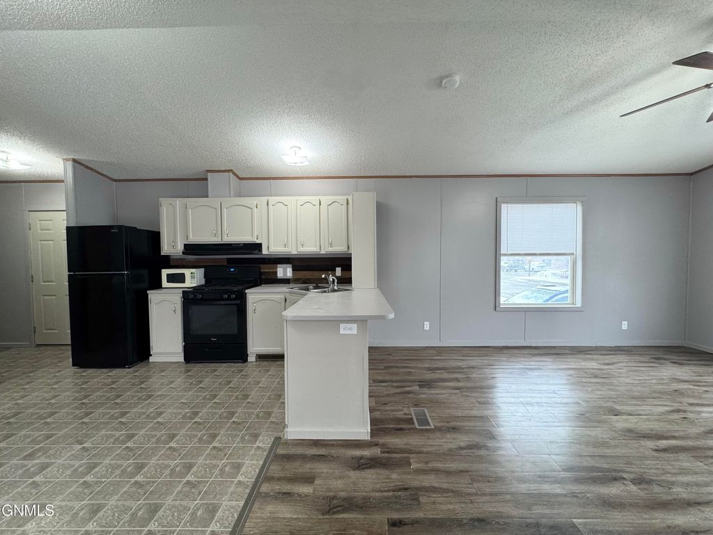 4117 W Arlington Drive, Bismarck, ND 58503 photo 17