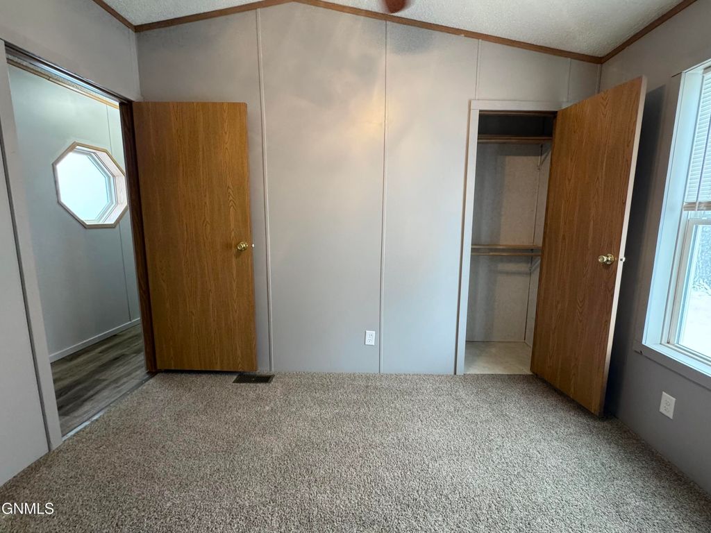 4117 W Arlington Drive, Bismarck, ND 58503 photo 32