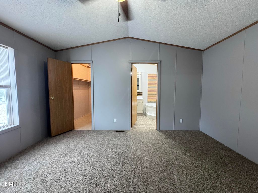 4117 W Arlington Drive, Bismarck, ND 58503 photo 34