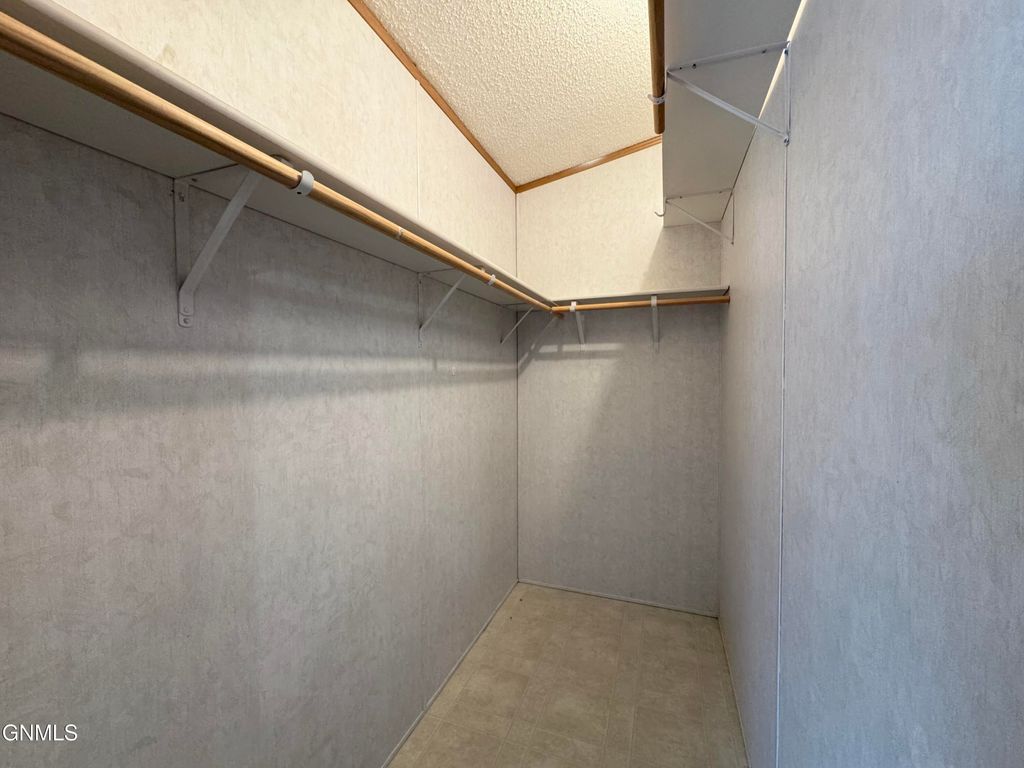 4117 W Arlington Drive, Bismarck, ND 58503 photo 35