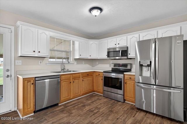 645 Forest Ridge Dr, Mt Washington, KY 40047